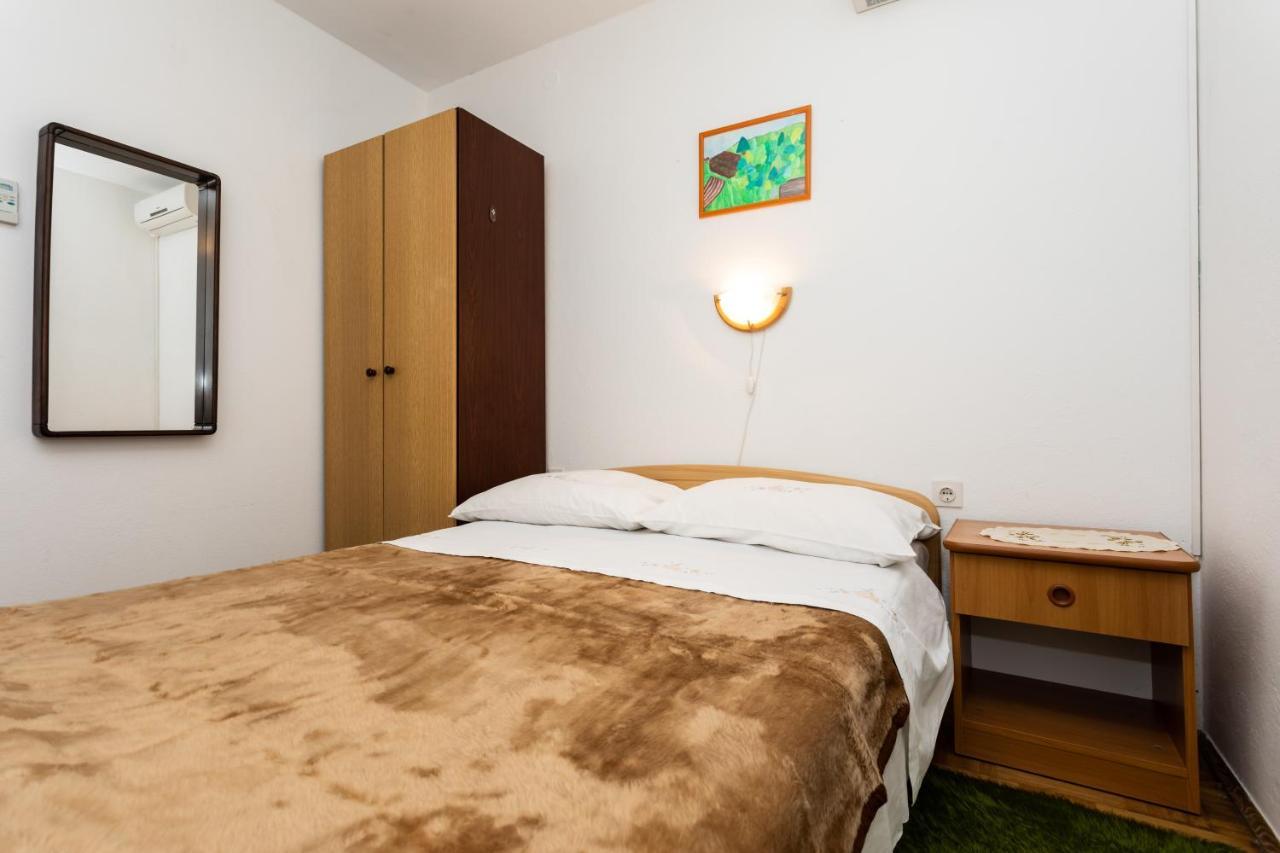 Rooms & Studio Apartment Mira Baška Eksteriør bilde