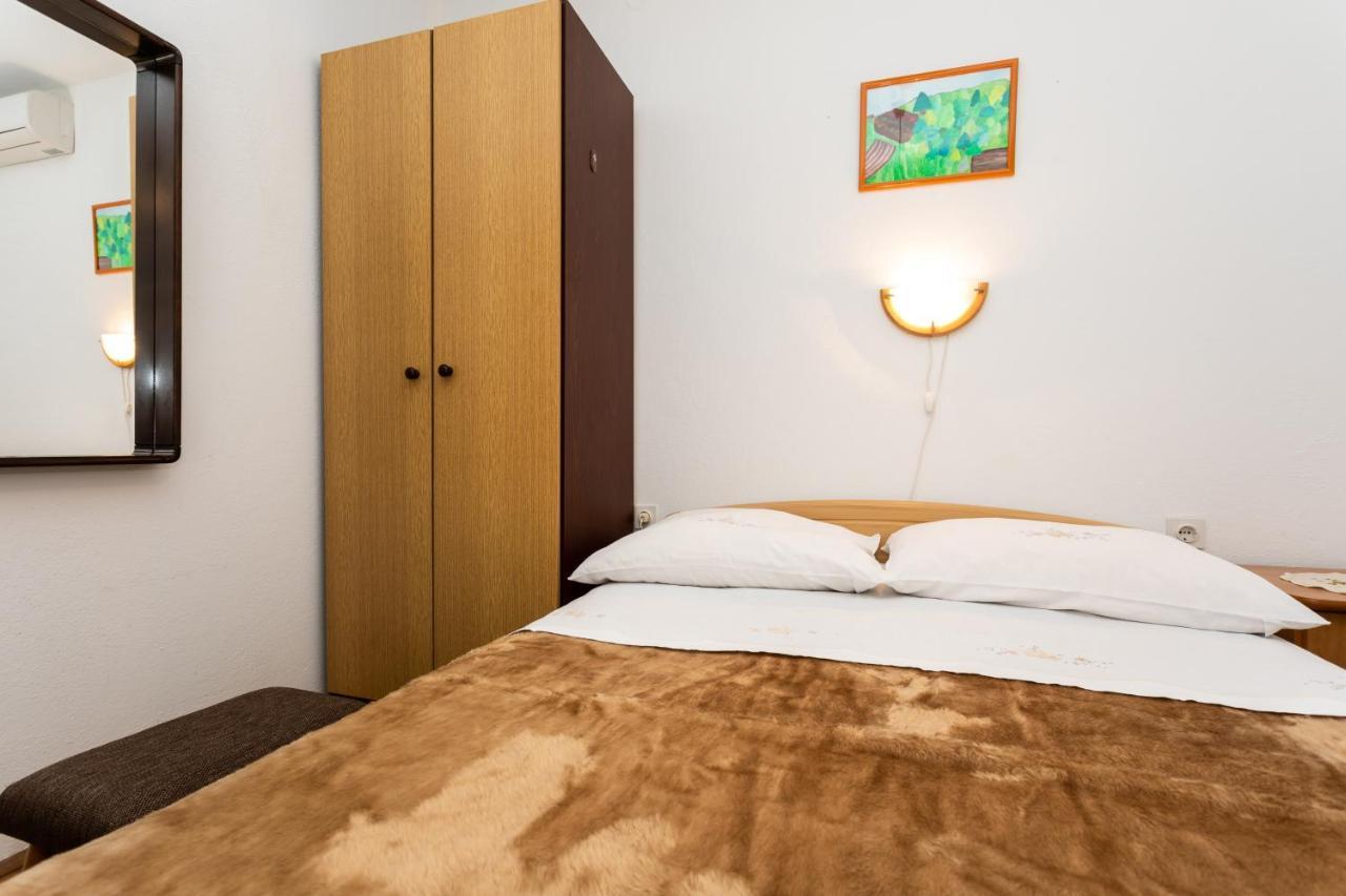 Rooms & Studio Apartment Mira Baška Eksteriør bilde