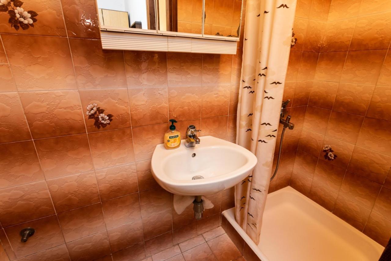 Rooms & Studio Apartment Mira Baška Eksteriør bilde