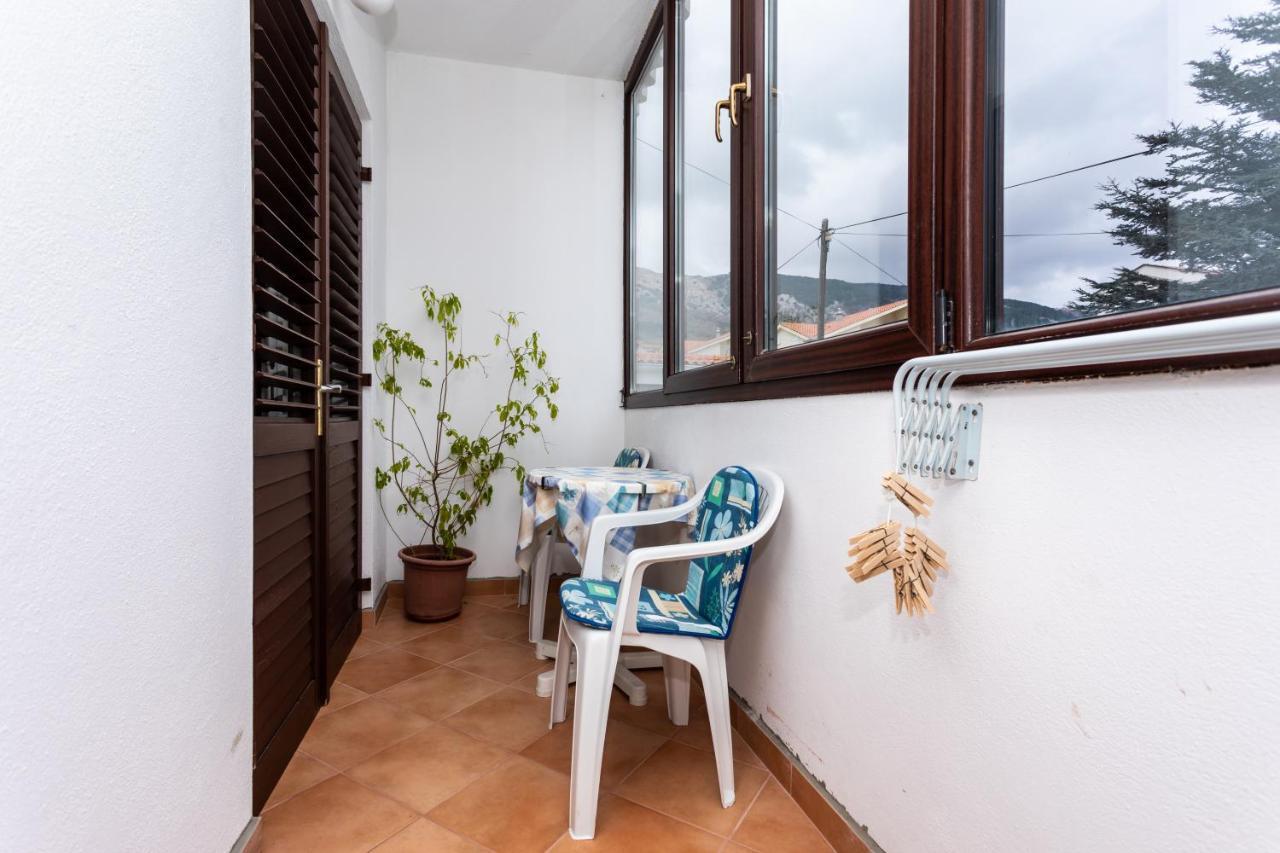 Rooms & Studio Apartment Mira Baška Eksteriør bilde