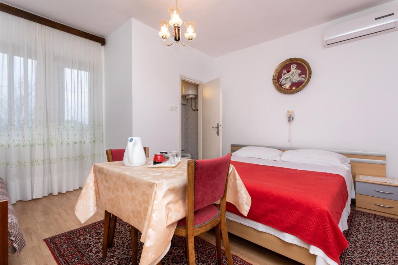 Rooms & Studio Apartment Mira Baška Eksteriør bilde