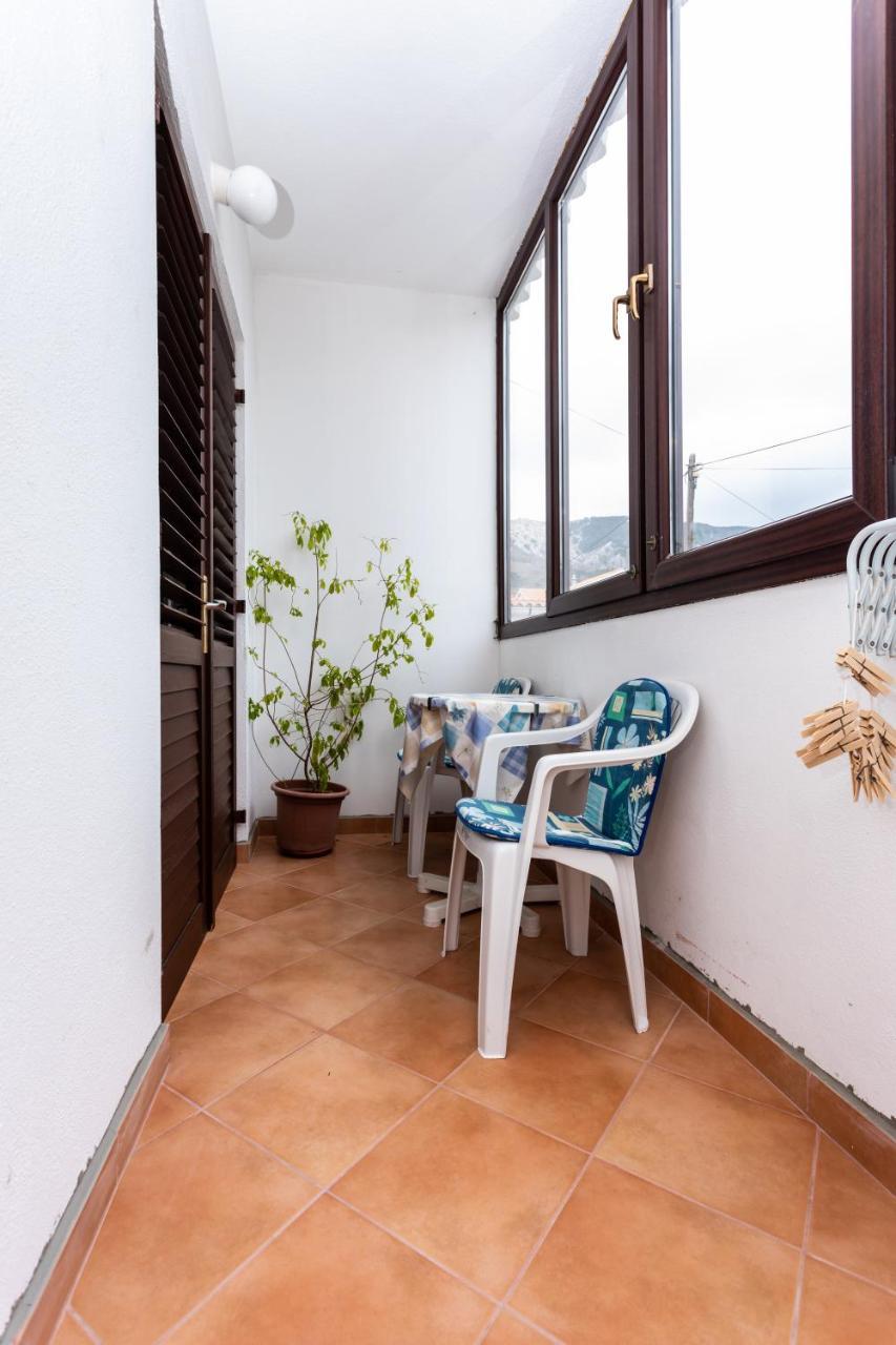 Rooms & Studio Apartment Mira Baška Eksteriør bilde