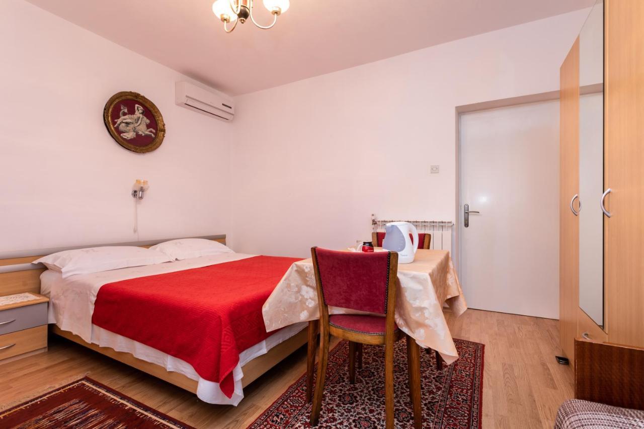 Rooms & Studio Apartment Mira Baška Eksteriør bilde