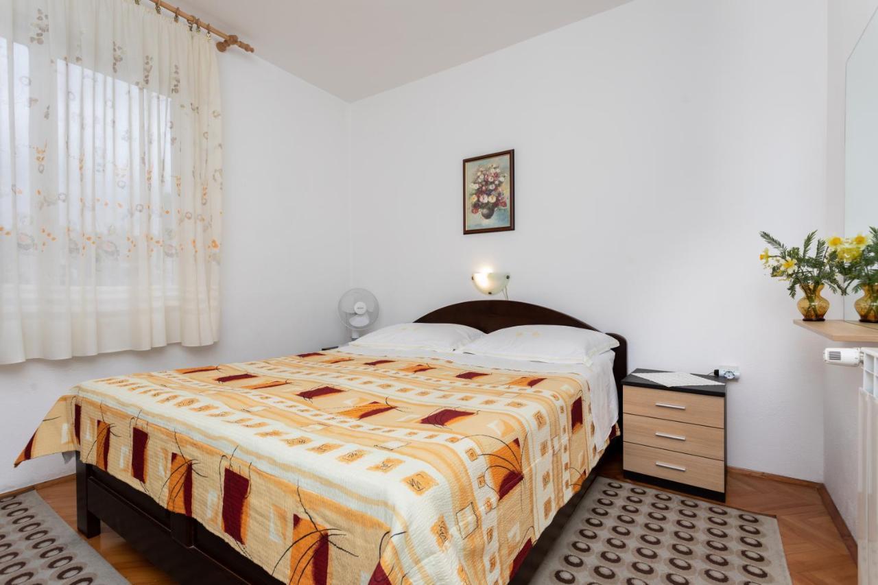 Rooms & Studio Apartment Mira Baška Eksteriør bilde